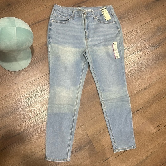 No Boundaries Jeans ! Size 14 - Picture 1 of 4